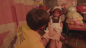 Dâm nữ khát dục con trai bạn thân cũng không tha