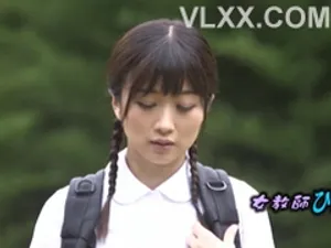 Móc lồn em học trò trong nhà vệ sinh