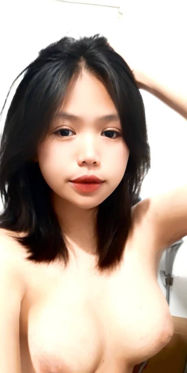 Bất ngờ móc lồn khiến em sướng chảy nước